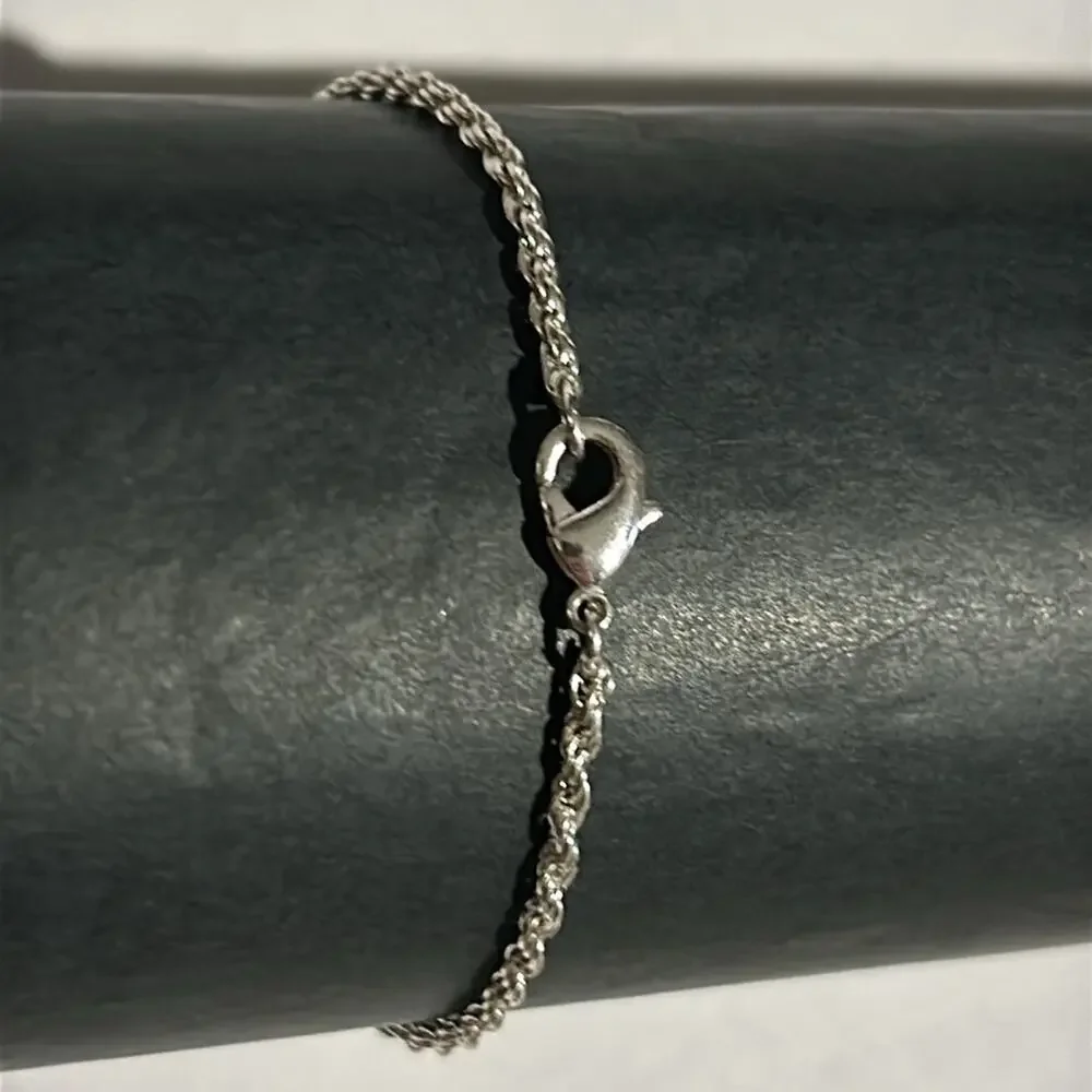 Women’s vintage dainty silver crystal infinity bracelet one size 7‎ inches